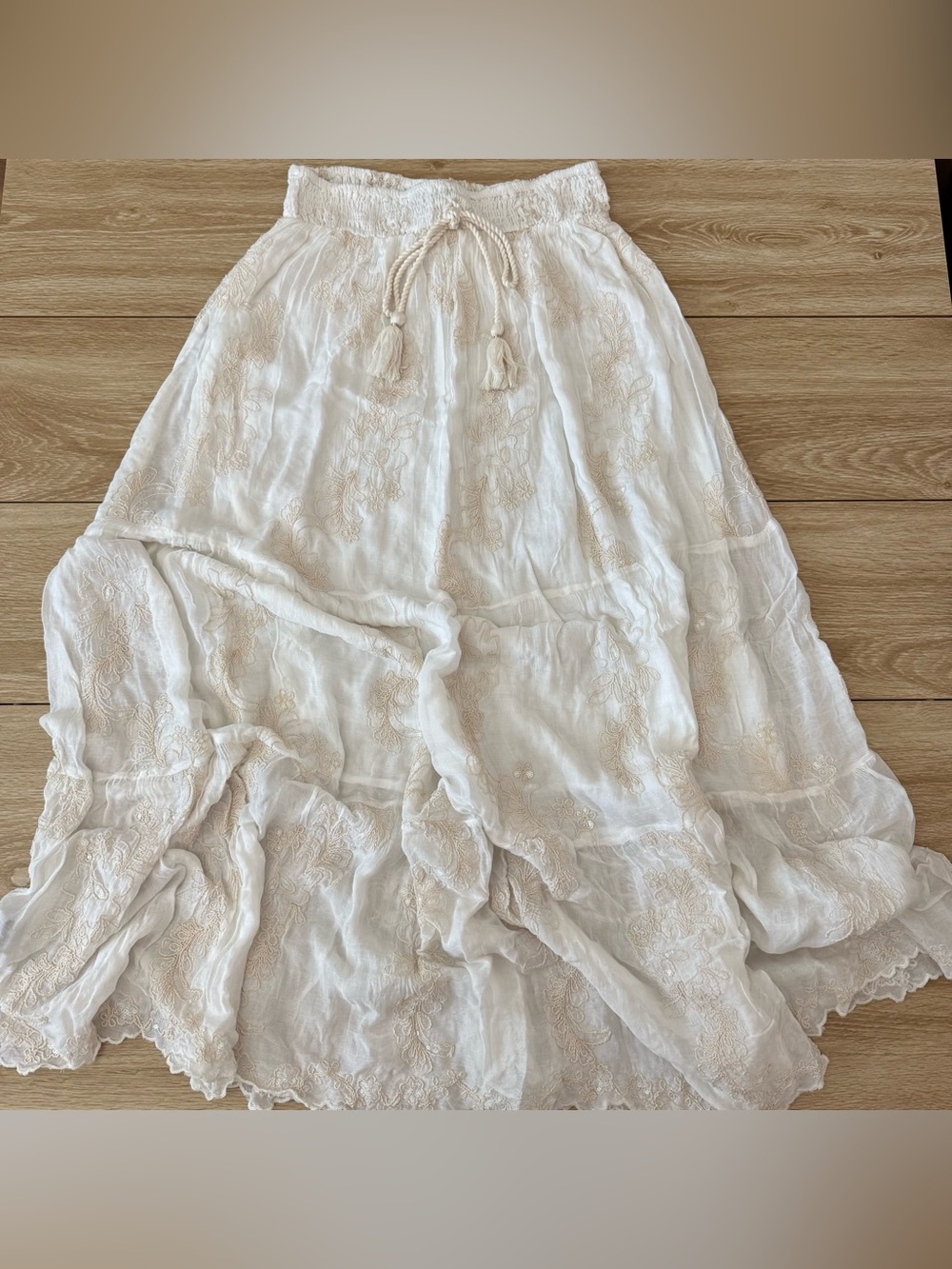POL Embroidered Sequin Cream Ivory Maxi Skirt Size Medium